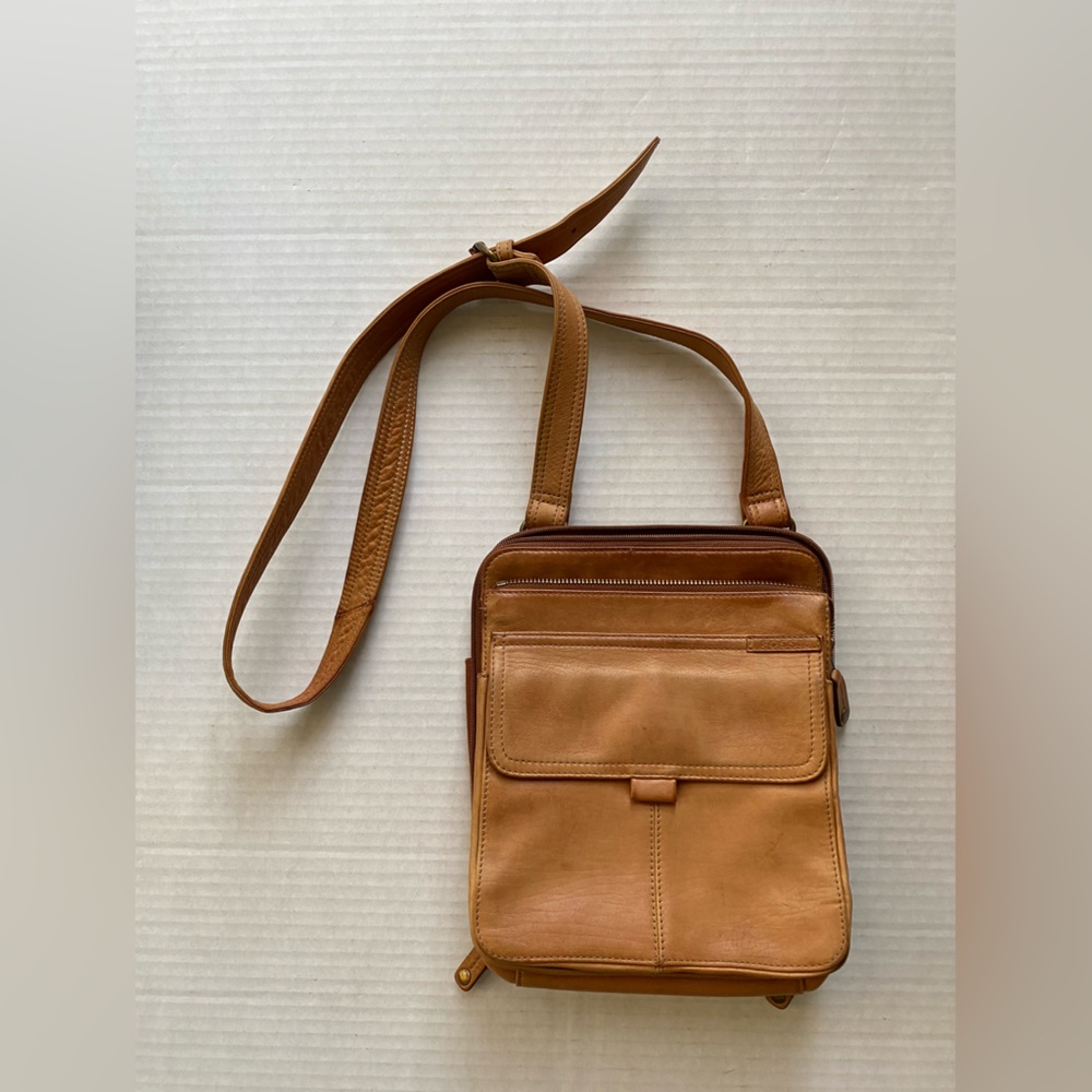 Fossil Explorer Crossbody Natural Tan - Picture 1 of 14